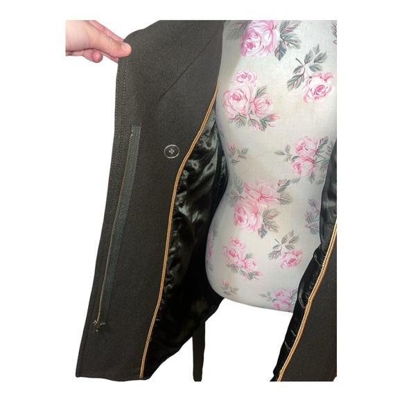 Kenneth Cole New York Women’s Size 12 Wool Belted Coat in Deep Olive 🫒 - Picture 9 of 12